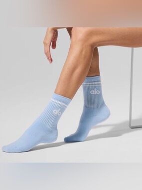 New ALO Seashell Blue White Unisex Men’s Women’s Half Crew Socks Size M